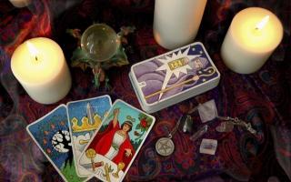 How to learn to cast spells on tarot cards independently, correctly identifying their meanings